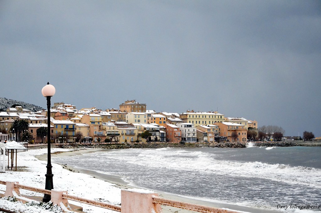ILE ROUSSE EN HIVER CAMPING CORSE