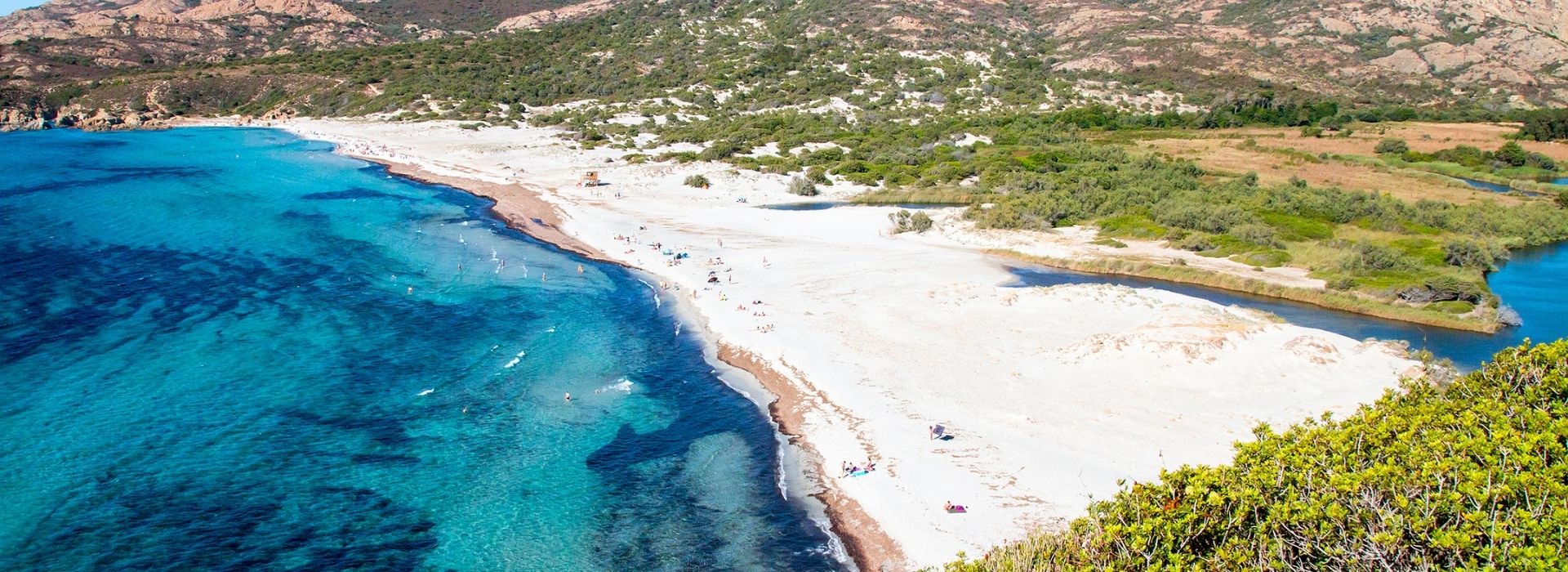 Camping près de la plage de Santa Giulia en Corse