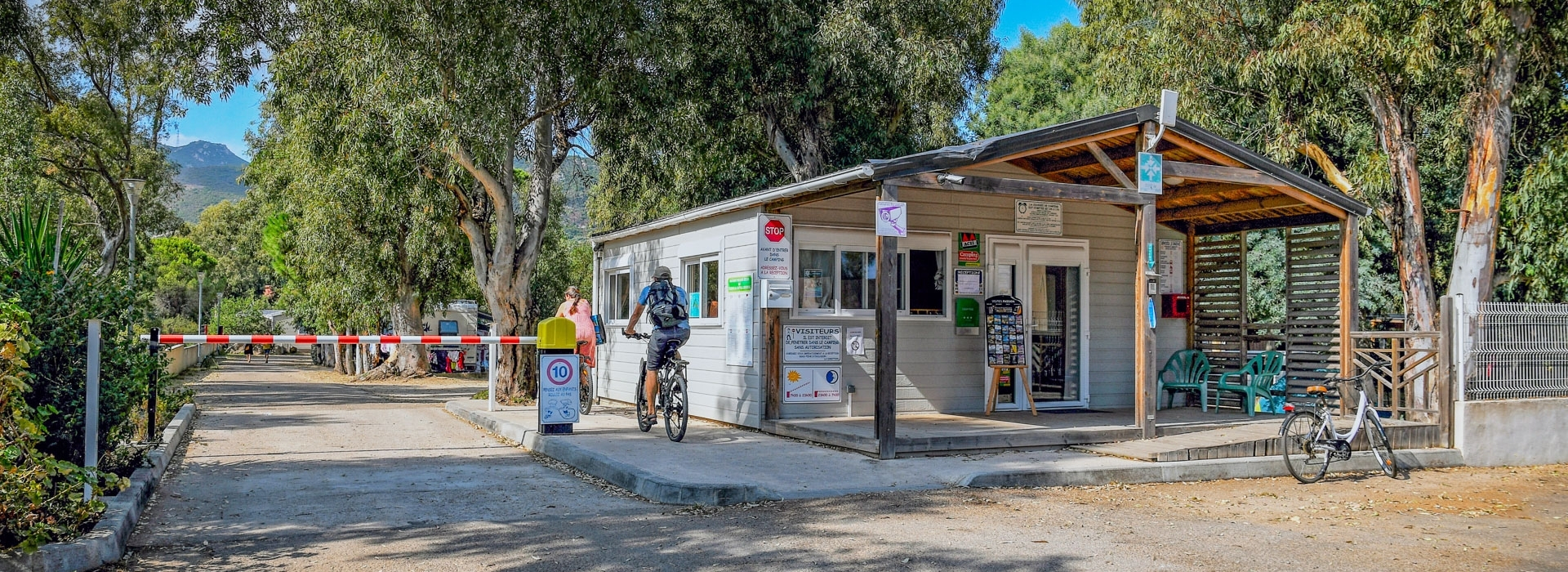 accueil camping corse avec services